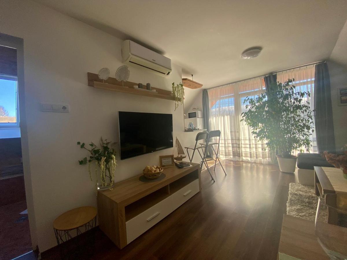 Munkacsy Apartmanok Балатонфеньвеш Екстер'єр фото
